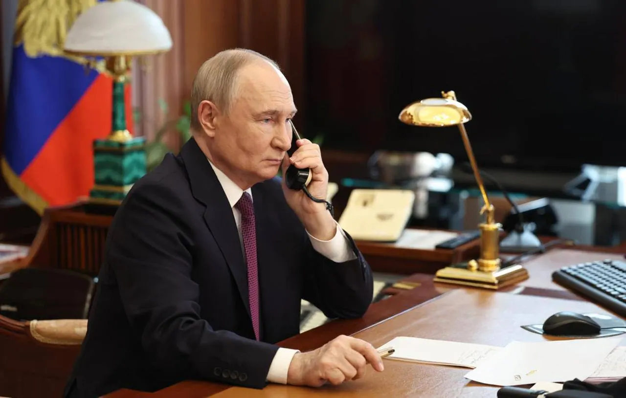 Новый закон позволяет арестовывать имущество граждан, покинувших Россию и признанных виновными в действиях, квалифицируемых как «против интересов РФ» — от распространения «фейков» до «дискредитации» армии. Документ внесён Государственным советом Татарстана и опубликован на официальном портале правовой информации.