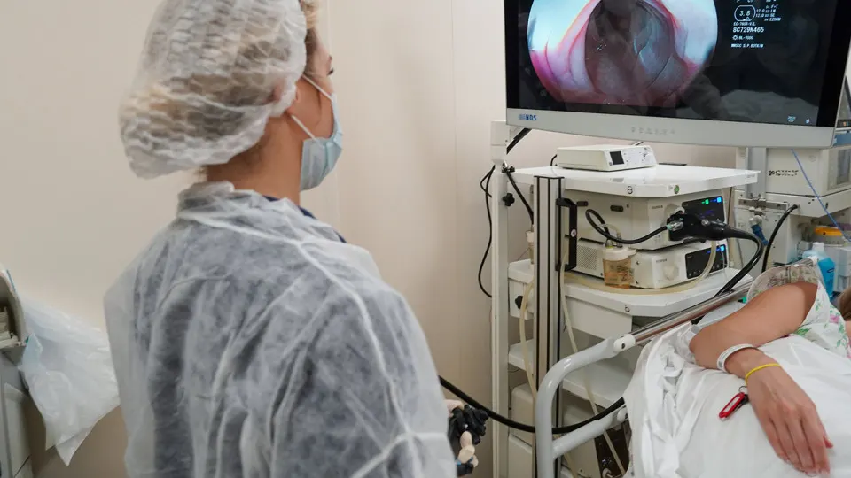 Противоопухолевый препарат абраксан, не имеющий полных аналогов при раке молочной и поджелудочной железы, практически исчез из больниц и аптек России: пациенты вынуждены искать его за свой счет и обращаться к полулегальным поставкам.