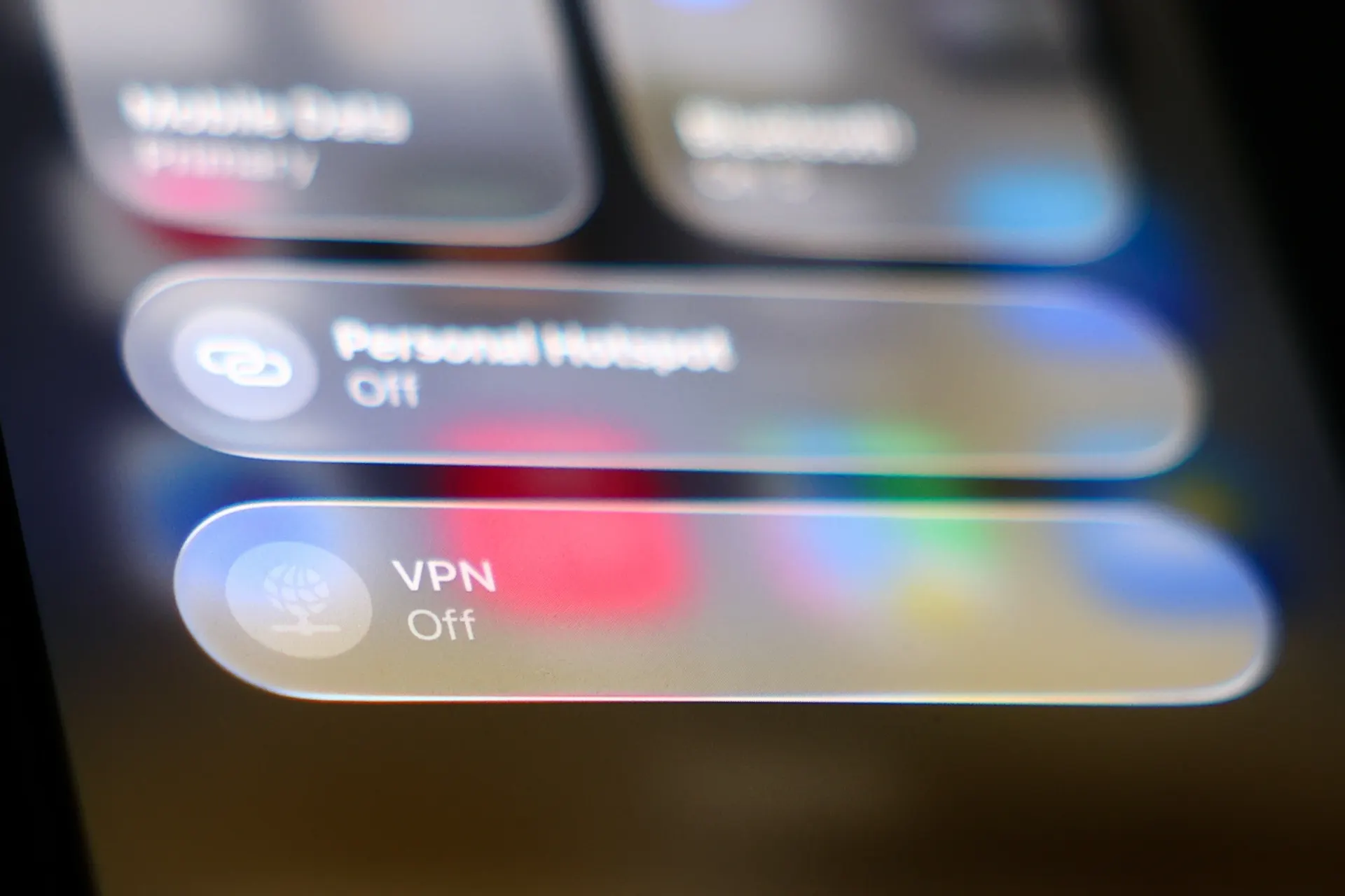 Часть популярных площадок в России, которые ранее блокировали пользователей с VPN, вновь открываются для части людей; другие же остаются недоступны без отключения обходных сервисов.