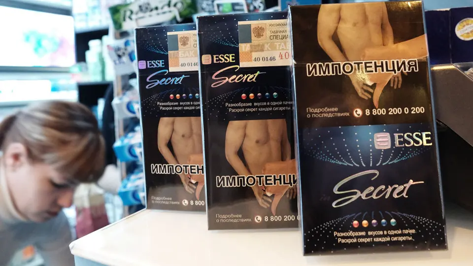 В Госдуме обсуждают возможность пожизненного запрета на курение для россиян, родившихся после 2008 года, по аналогии с британской реформой «поколения без курения», а также меры по ограничению ввоза и оборота электронных сигарет и вейпов.