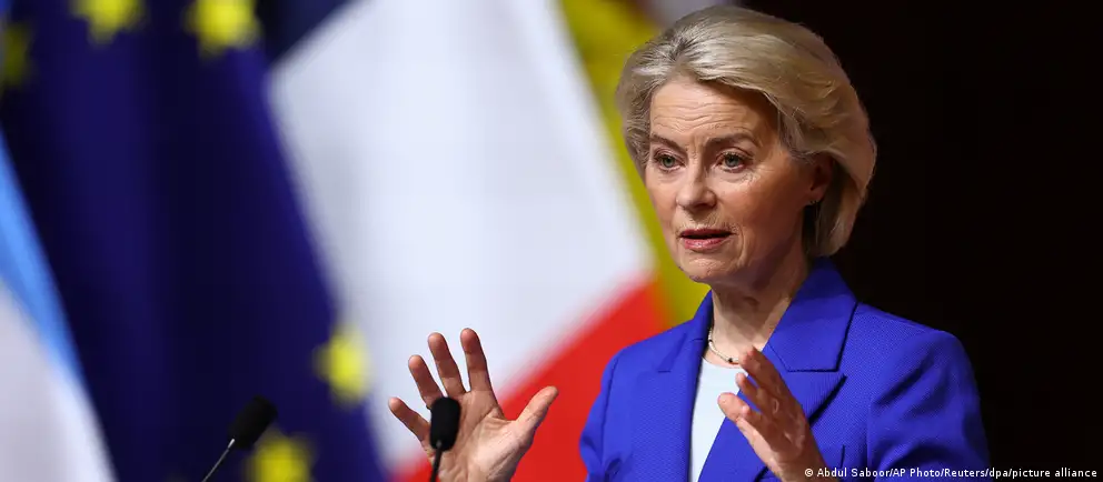 Глава Еврокомиссии заявила в Европарламенте, что новые цифровые ограничения в России служат попыткой скрыть от населения экономические последствия санкций и роста цен.