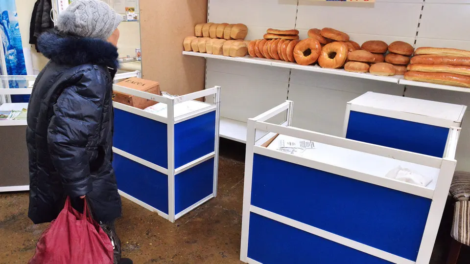 Апрельский опрос показывает, что ожидания улучшения материального положения упали — впервые с декабря 2022 года преобладают негативные прогнозы; особенно пессимистичны люди старше 60 лет.