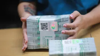 Россияне рекордно нарастили запасы наличных на&nbsp;фоне сбоев интернета и&nbsp;ужесточения контроля переводов