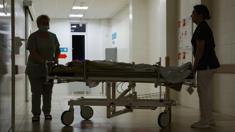 Национальная ассоциация управленцев сферы здравоохранения предлагает снизить отчисления в Пенсионный/Социальный фонд и направить высвободившиеся средства в систему ОМС для модернизации оборудования государственных клиник.