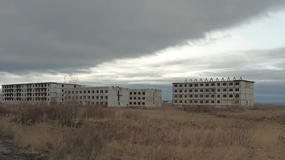 Несмотря на пропаганду многодетности, ужесточение подхода к абортам и многотриллионный нацпроект, рождаемость в России в 2026 году вновь упала до исторических минимумов, а демографические цели властей отходят всё дальше.