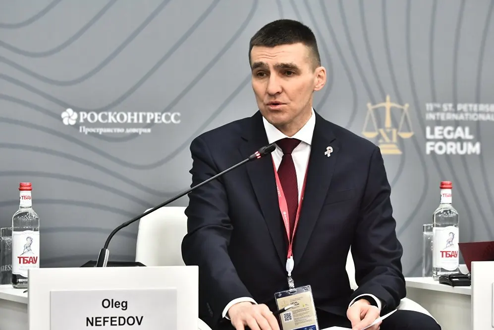 Высшая квалификационная коллегия судей 26 мая рассмотрит рекомендацию по назначению судьи Верховного Суда Олега Нефедова заместителем председателя и председателем коллегии по гражданским делам. Ранее Нефедов выносил резонансные решения о признании ряда объединений экстремистскими.