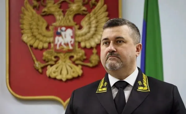 На официальном портале правовой информации опубликован указ о назначении Фёдора Щукина главой Дагестана. Ранее суд прекратил его полномочия как председателя Верховного суда республики; Щукину 49 лет, большая часть карьеры связана с судебной системой.