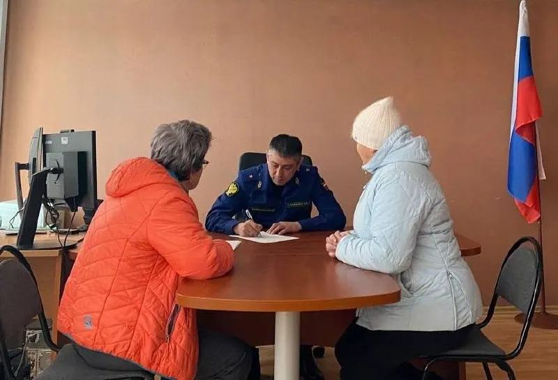 Сенаторы по предложению президента направляют Сергея Паволина на аналогичную должность в Иркутской области. Он работает в Мурманске с 2021 года; в Иркутске надеются, что он наведёт порядок в сфере ЖКХ.