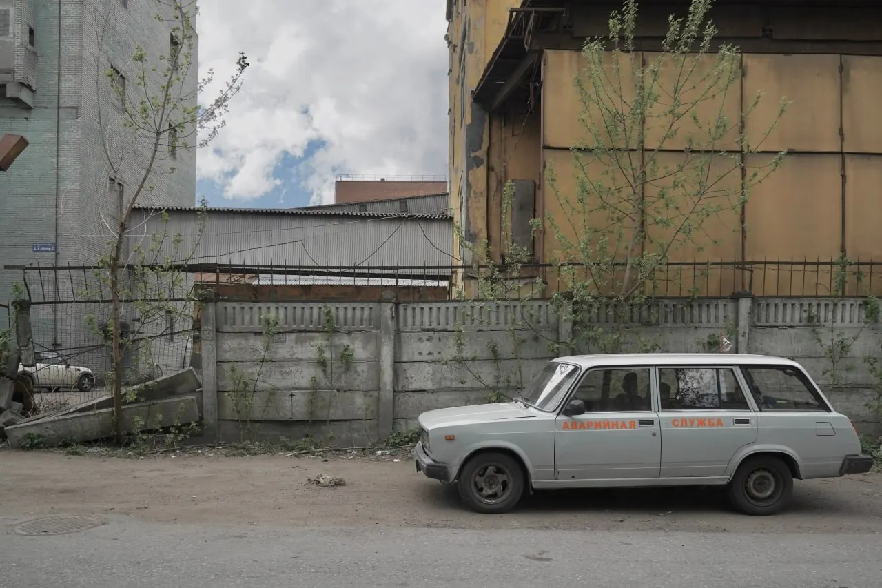Краткая сводка: в Петербурге объявили программу «Книжного салона», в городе и по стране — новые уголовные дела и аресты активистов, в метро введут временные ограничения, на юге России восстановили авиасообщение.