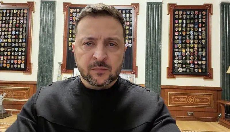 Разведка, по словам президента Украины, получила от американских и европейских партнёров сведения о подготовке Россией удара с применением «Орешника», в том числе по Киеву; власти призывают граждан реагировать на сигналы тревоги и пользоваться укрытиями.