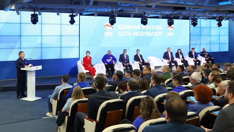 Власти потребовали от регионов обеспечить легитимность думских выборов, ориентироваться на показатели 2021 года и провести кампанию в «терапевтическом» ключе — чтобы уменьшить беспокойство избирателей. Одновременно силовики просят учесть особенности военного времени и обеспечить защиту от провокаций.