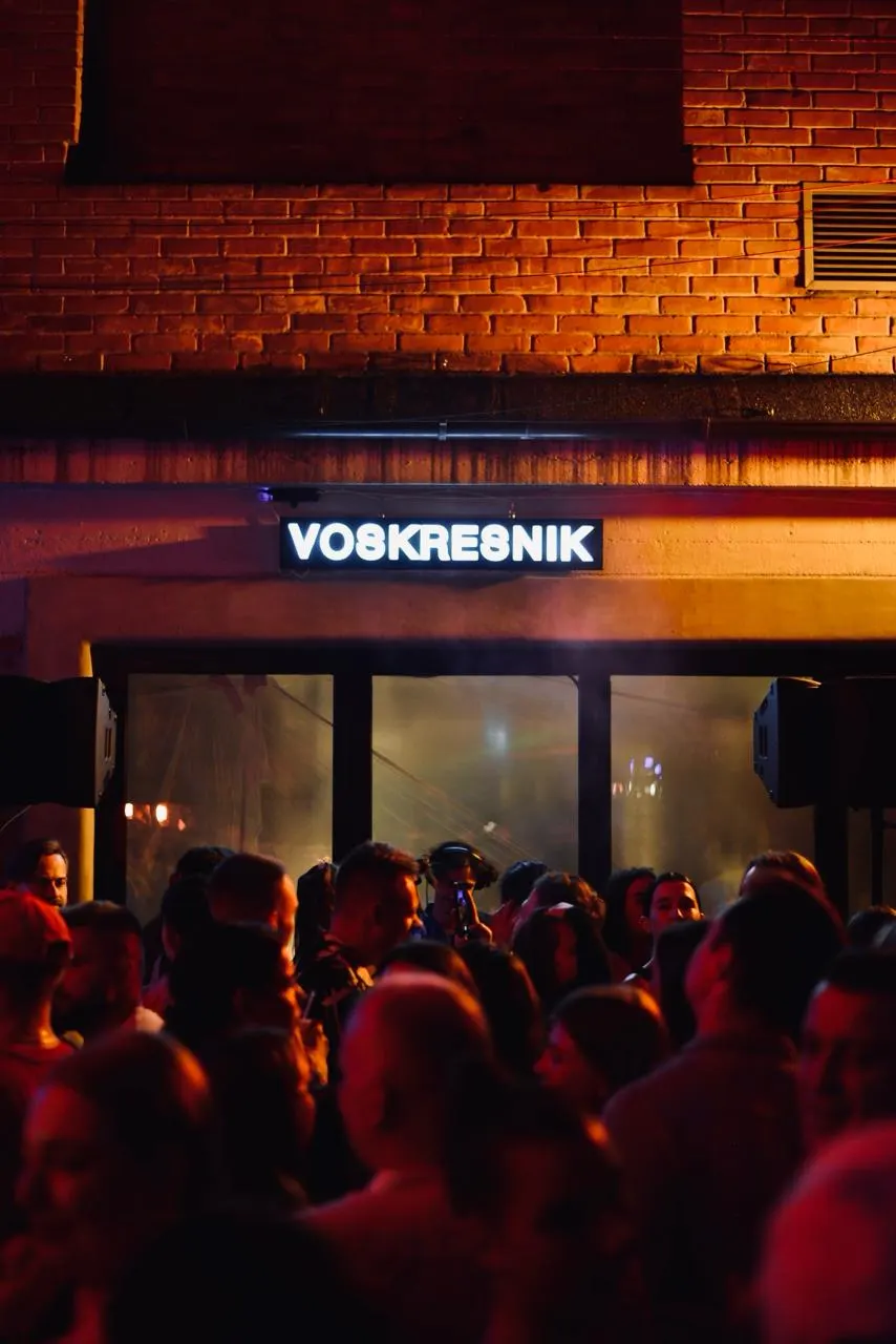 3 мая в кафе Soul Garden стартует новый сезон VOSKRESNIK — живая вечеринка электронной музыки с резидентами, барами и фуд-кортом. Время 17:00–22:00, вход 18+.