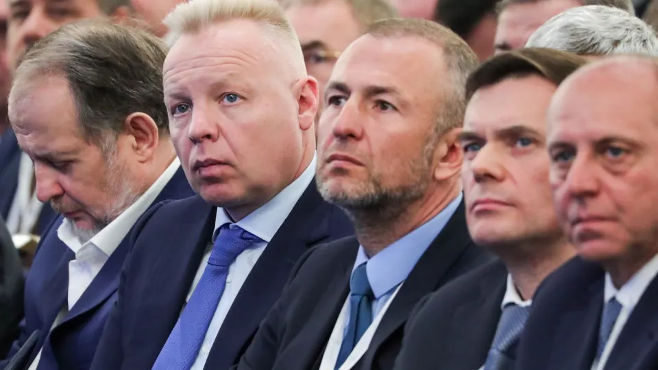 Российский союз промышленников и предпринимателей выступил за запрет публикации судебных актов и сведений о сторонах в исках компаний к российским судам о возмещении убытков от санкций. Инициативу обсуждают в администрации президента; Минюст поддержал, Минэкономразвития — против.
