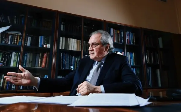 Глава Совета по правам человека Валерий Фадеев заявил, что после признания зарубежных учебных заведений нежелательными с ними не стоит вести дела или учиться, однако изучение их научных работ допустимо; ученым при сомнениях рекомендовано консультироваться с ФСБ.