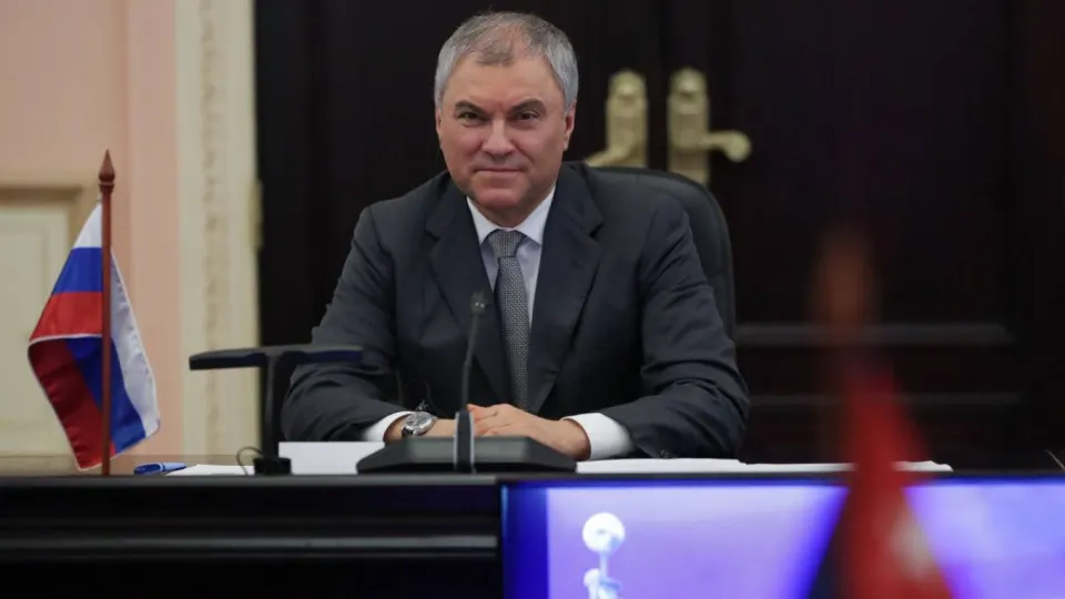 Спикер Госдумы связал атаку на оккупированный Старобельск с использованием западных спутников и пообещал ответные меры, которые «не оставят следа». После удара последовала крупная ракетная атака по Киеву и области.