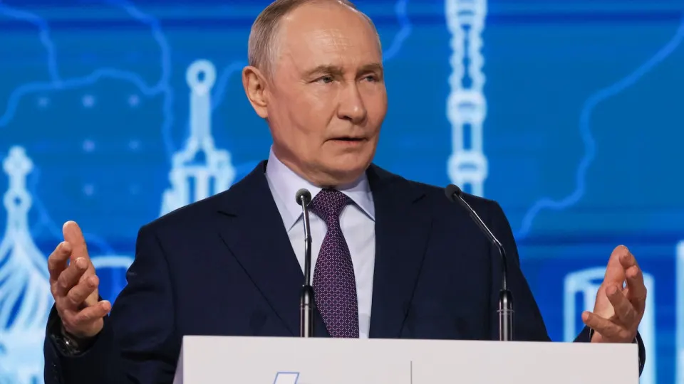 Президент призвал активнее трудоустраивать вернувшихся с фронта военнослужащих в ОПК и другие отрасли для укрепления технологического суверенитета; число тяжёлых ранений и инвалидов резко выросло, увеличился спрос на протезирование.