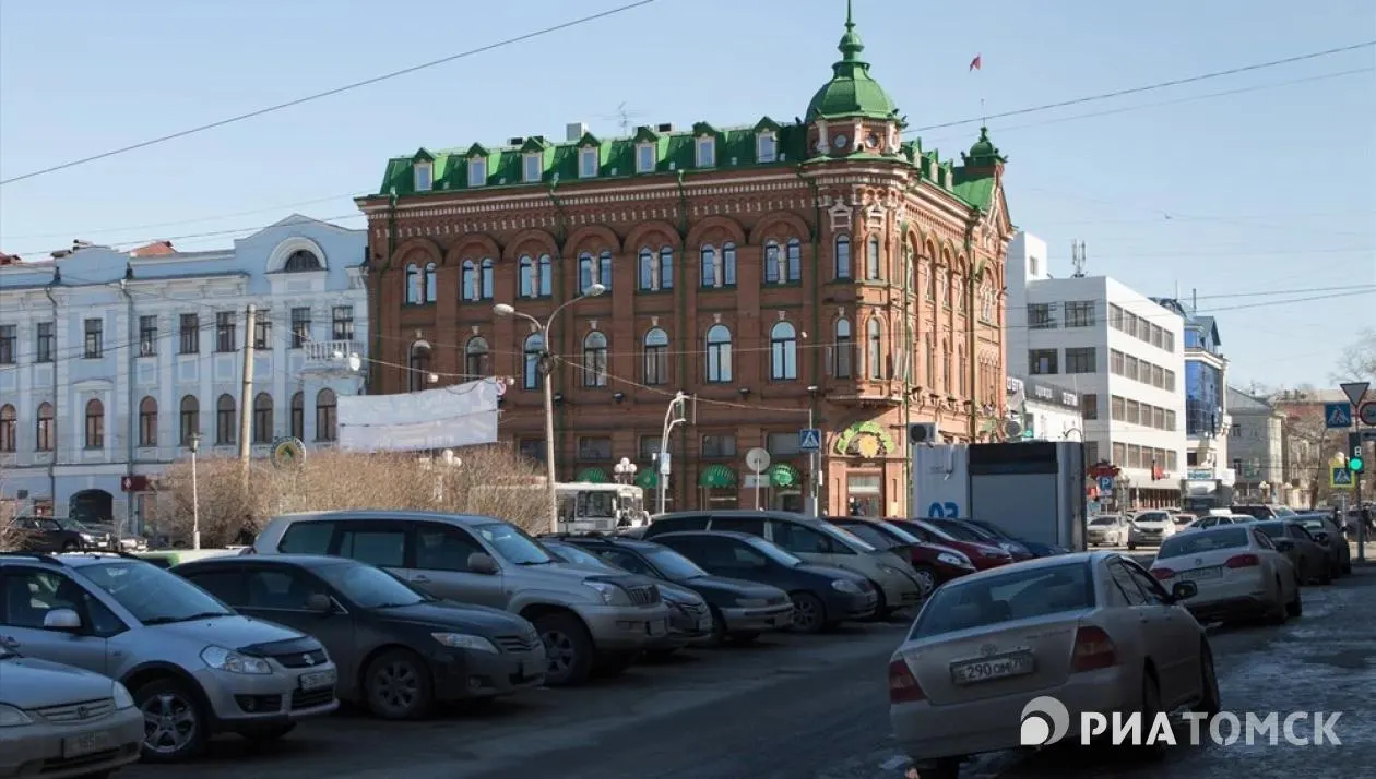 Власти города рассматривают несколько вариантов — от перекрёстка Усова и Белинского до маршрута через проспект Ленина к Театру юного зрителя. Мэр пообещал реализовать проект до конца своего срока.