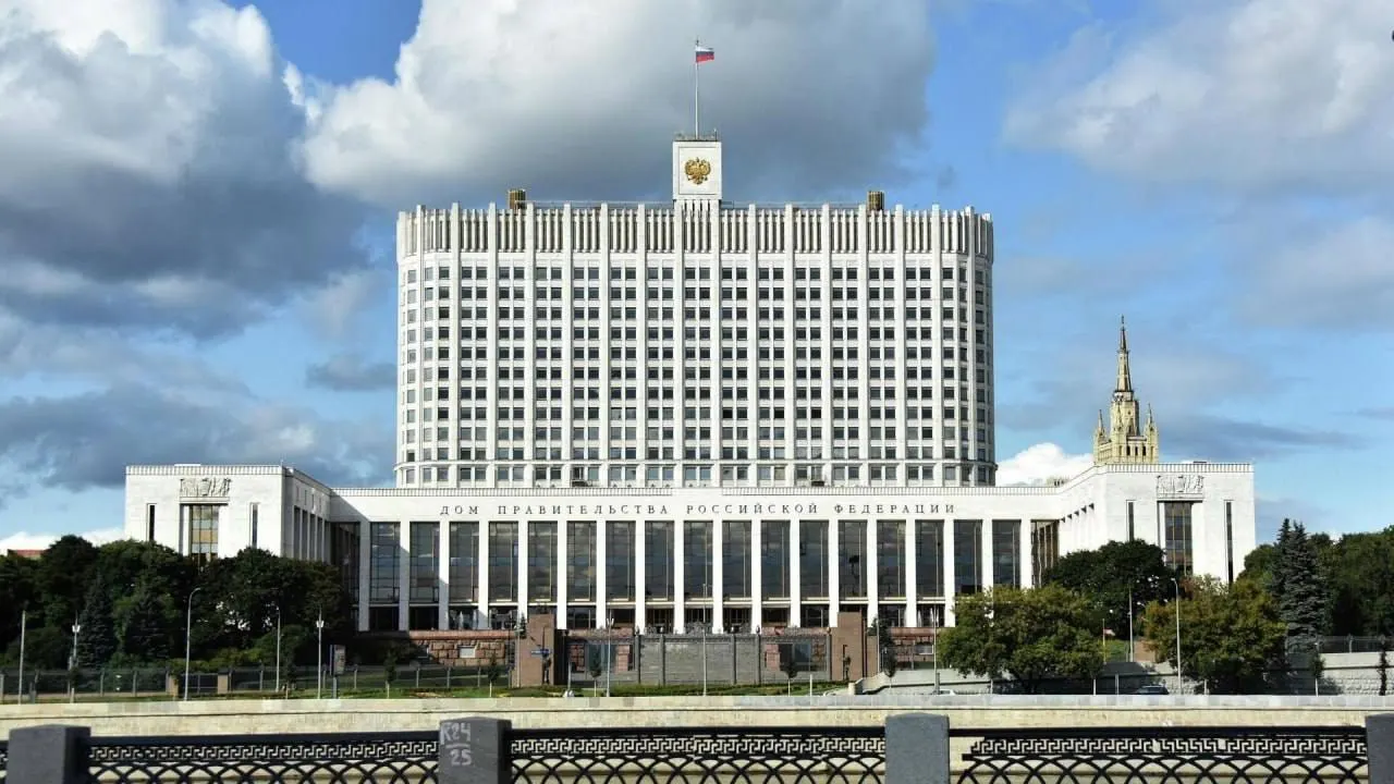 В Госдуму внесён законопроект о полной или частичной компенсации утильсбора для семей с тремя и более детьми. В правительстве предупреждают о дополнительных расходах бюджета и отсутствии источников финансирования.
