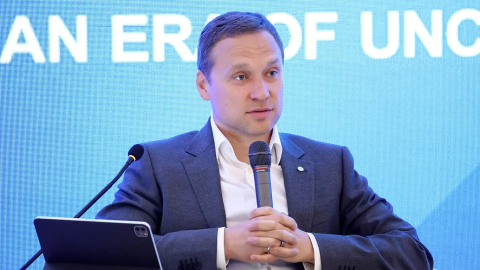 Зампред правления Сбербанка Тарас Скворцов отметил, что россияне снимают и не возвращают наличные на фоне роста налоговой нагрузки и ужесточения контроля — при дальнейшем повышении налогов отток наличности может ускориться.