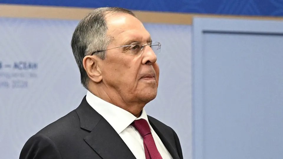 Московский регион подвергся самой масштабной с начала войны атаке беспилотников: загорелись объекты в Капотне и на территории торгового комплекса, по области прошёл «нефтяной дождь». Российские власти пообещали регулярные массированные удары по целям, влияющим на боеспособность ВСУ.