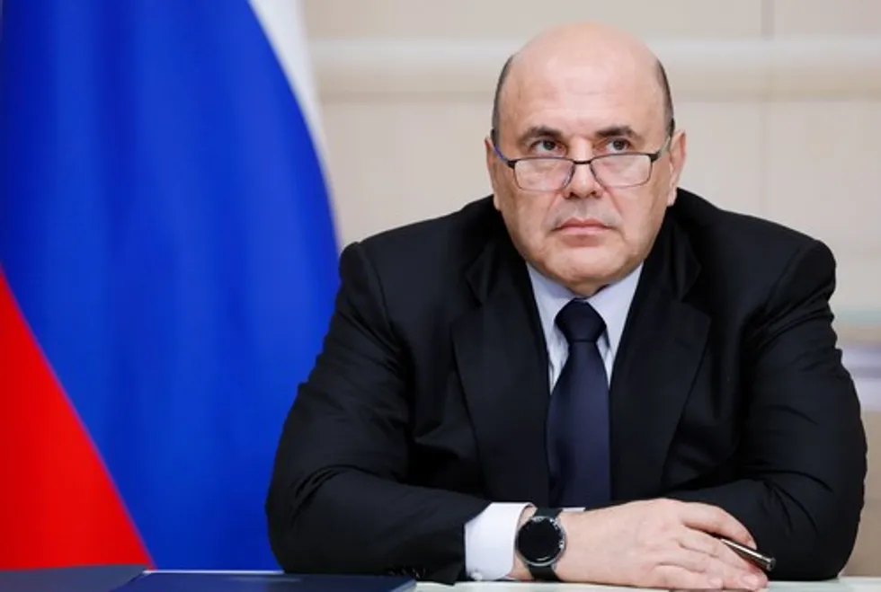 По данным утечек, в 2022 году Наталия Стенина разместила в Газпромбанке 12 миллиардов рублей — сумма, которую официальные доходы не объясняют. В материалах также фигурируют сделки, брак и бизнес‑связи, требующие дальнейшей проверки.