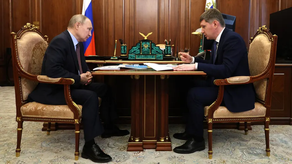 Президент поручил запустить новый инвестиционный цикл, но чиновники и эксперты видят множество препятствий: высокая ключевая ставка, бюджетная экономия, завершение крупных проектов и снижение доверия у бизнеса.