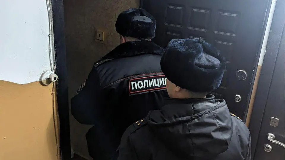 Новый закон вводит механизм заочного привлечения релоцентов к ответственности и позволяет накладывать обеспечительные меры на их имущество в России; документ вступит в силу 1 сентября 2026 года.