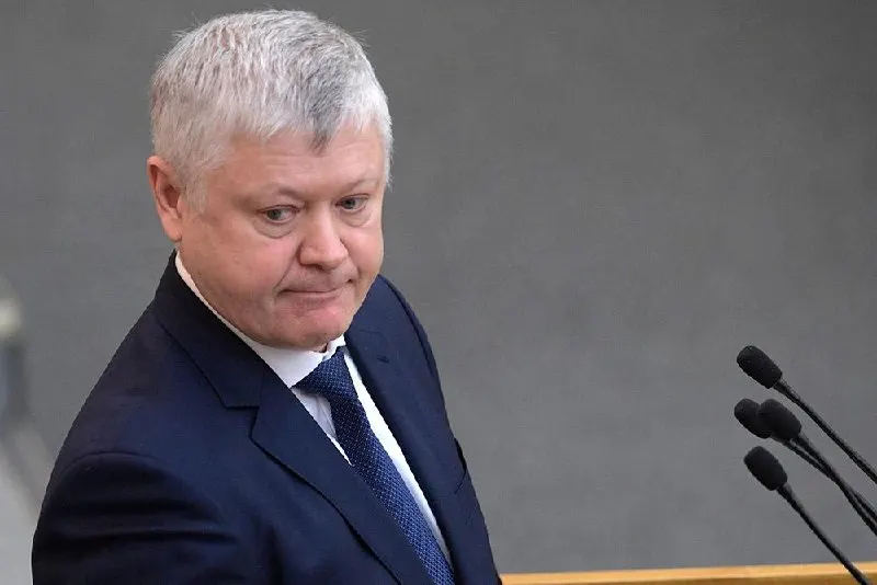 Председатель комитета по безопасности сообщил, что из России удалили свыше 360 зарубежных структур, более 60 — по материалам его комиссии; также принято 46 законов о защите суверенитета.