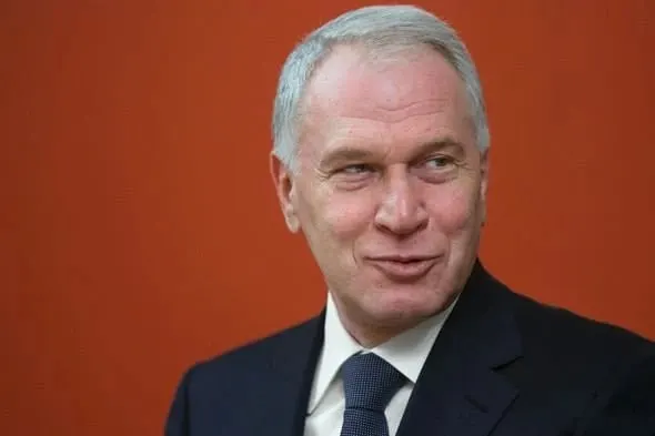 По указу президента предприниматель отмечен за вклад в социальные проекты, сохранение культурного наследия и благотворительную деятельность.