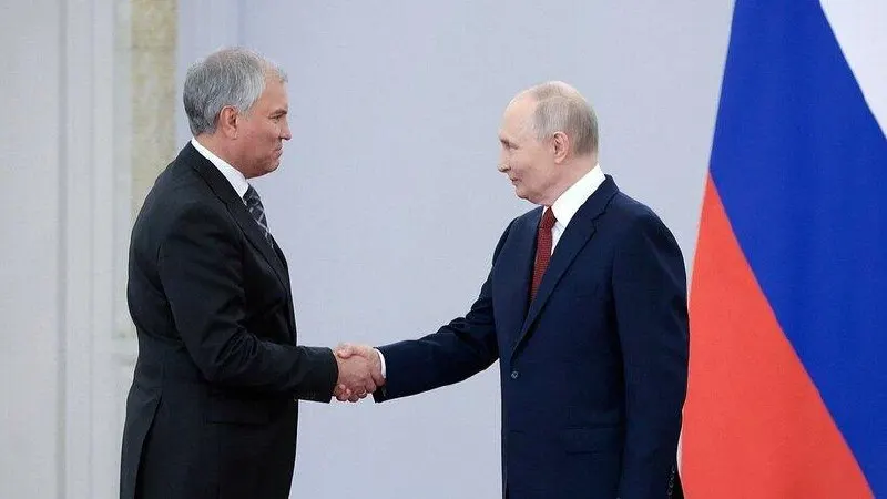 После награждения орденом «За доблестный труд» спикер Госдумы заявил, что президент способствовал становлению конкурентной партийной системы и укреплению политической устойчивости.