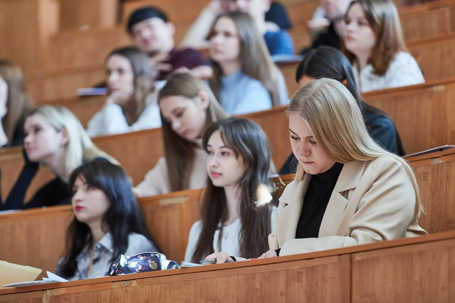 По новым правилам студенты на целевом обучении могут быть отчислены в любой момент, а прежние штрафы заменены механизмом компенсаций — подробности изменений и советы для учащихся.