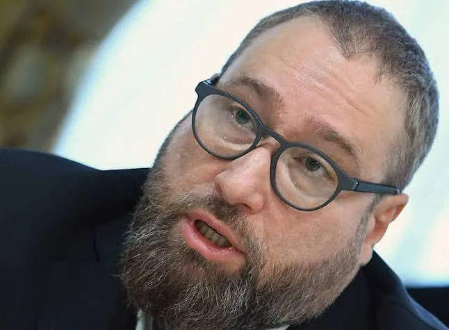 Первый зампред комитета Госдумы по информполитике Антон Горелкин заявил, что включение VK и разработчика мессенджера «Макс» в санкционные списки ЕС подтверждает их роль в укреплении цифрового суверенитета страны и, по его словам, не отразится на миллионах пользователей.