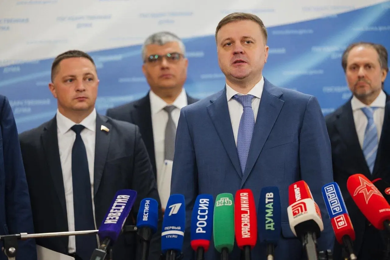 Бывший руководитель аппарата ЛДПР не стал выдвигаться как самовыдвиженец — партия поддержала кандидата фракции в облдуме. Решение связано с изменением состава одномандатных округов и потерей прежних партийных полномочий.