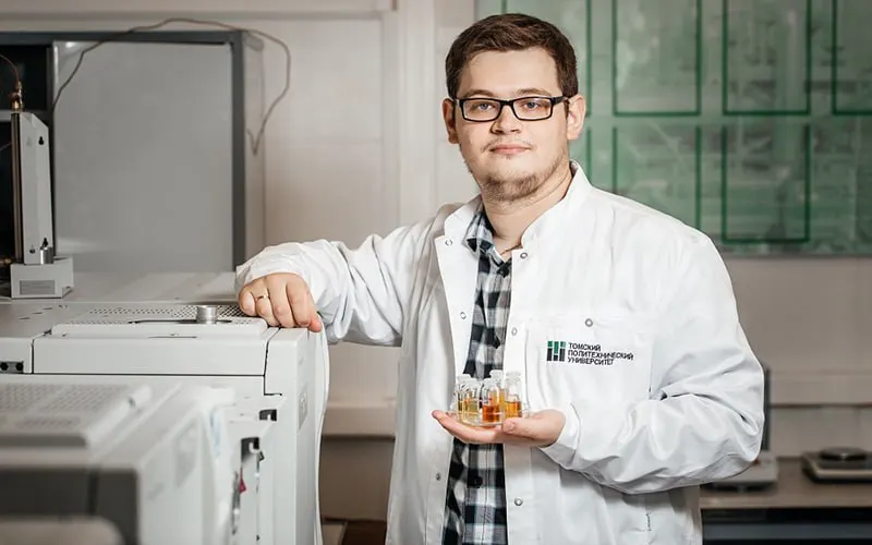Исследователи Томского политеха разработали двухэтапный метод переработки полипропилена в бензиновые фракции, пригодные для получения топлива вплоть до АИ-98.