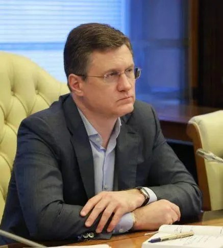 Александр Новак 7 июля провёл совещание по рынку топлива. Региональным властям и отраслевым компаниям поручено ежедневное отслеживание ситуации и оперативные меры для предотвращения локальных сбоев в поставках.