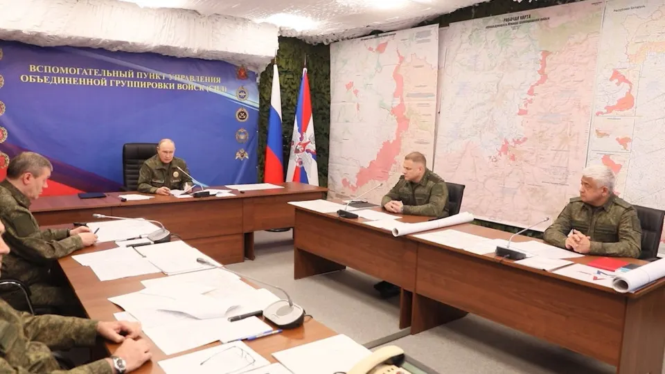 На совещании с военными президент поручил проанализировать вовлечённость союзников Украины в боевые действия и заявил о необходимости принять «ответственные решения» в будущем. Он также распорядился продолжить массированные удары по инфраструктуре, обеспечивающей функционирование ВПК Украины.