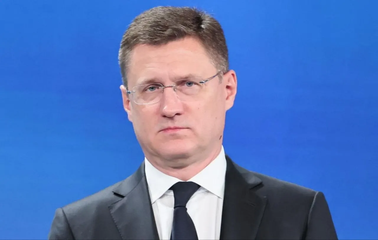 Вице-премьер Александр Новак поручил Минэнерго и ФАС усилить контроль за ценами на независимые автозаправочные станции.