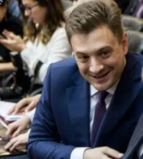 Депутат КПРФ обратился к Минпромторгу с призывом снизить стоимость автомобилей LADA на внутреннем рынке, указав на более низкие цены за пределами России.