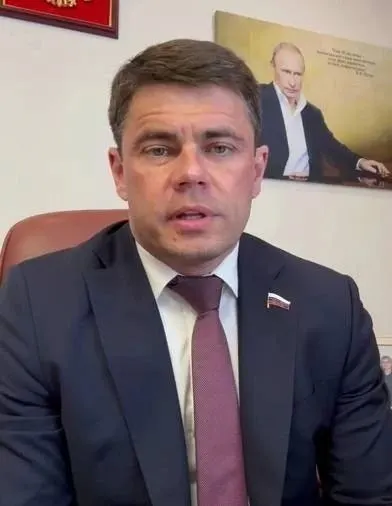 Россия продвигает концепцию суверенного интернета, подчёркивая роль национального мессенджера MAХ и заявления депутата о цифровой политике.