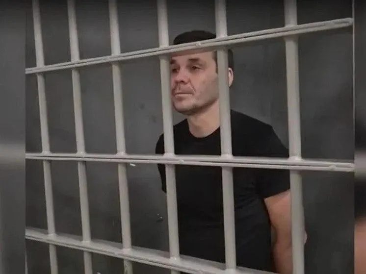 48-летний россиянин с шведским гражданством получил 14 лет колонии строгого режима по обвинению в госизмене; приговор позже подтвердил апелляционный суд.