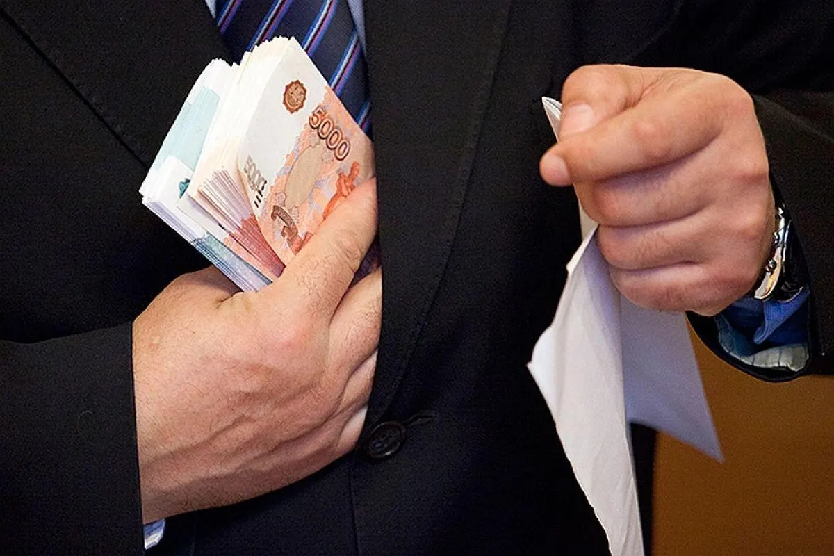 Новые правила финансирования кино показывают, что сюжеты о взятках и преступлениях внутри МВД, ФСБ, Следственного комитета и прокуратуры могут больше не получать госфинансирование; законопроект пока не закреплён, обсуждается внутри отрасли.