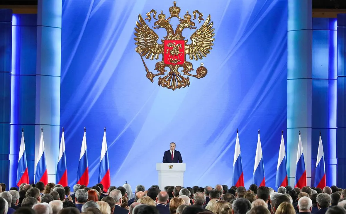 Путин не планирует обращение к парламенту в 2026 году; решение примет по мере целесообразности.