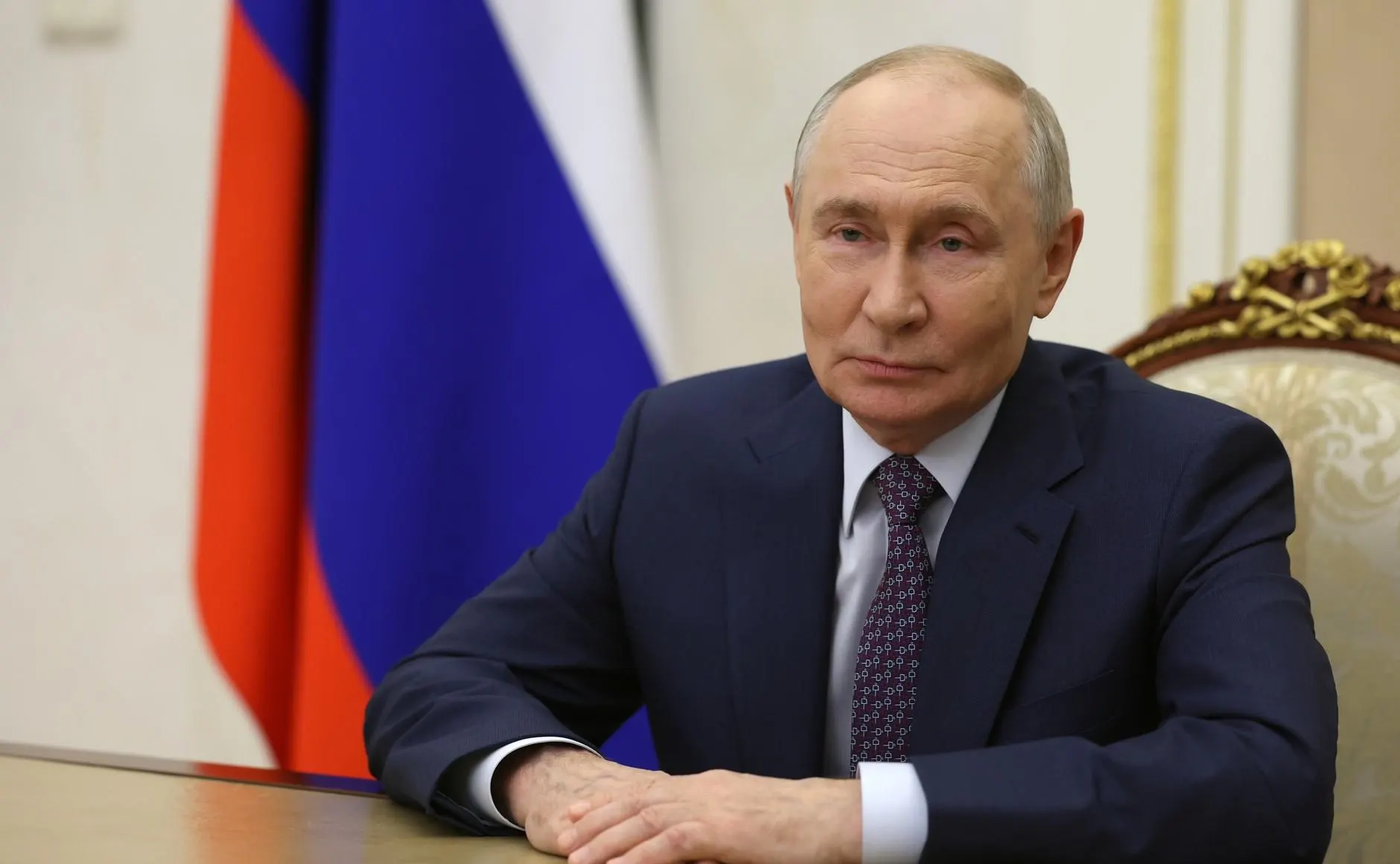 Президент поздравил педагогов всей страны с профессиональным праздником и подчеркнул важность их труда.